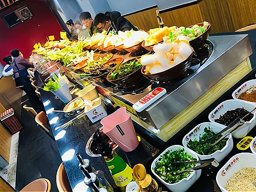 蝦小鉗火鍋 用產品和服務打動餐飲美食消費者，解鎖餐飲服務新高度